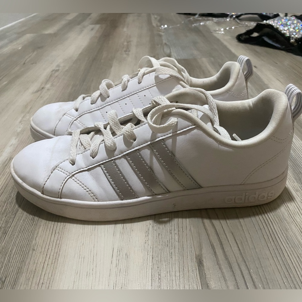 White Adidas tennis shoes